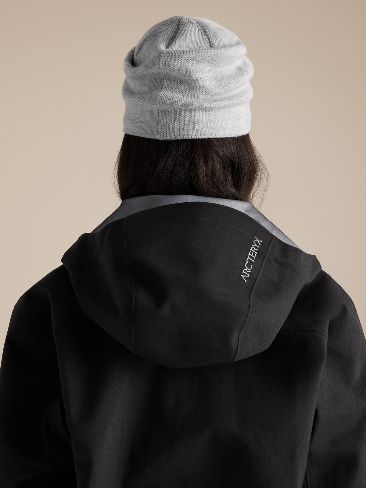 Bird Head Toque Solitude / Arctic Silk Back View