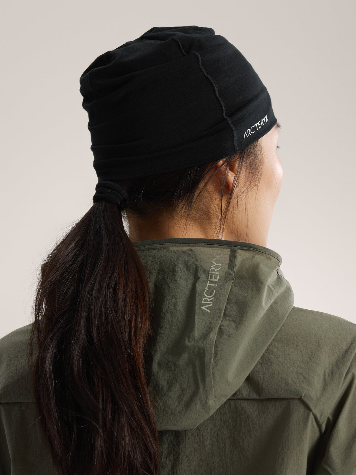 Satoro Merino Toque Black / Arctic Silk Back View