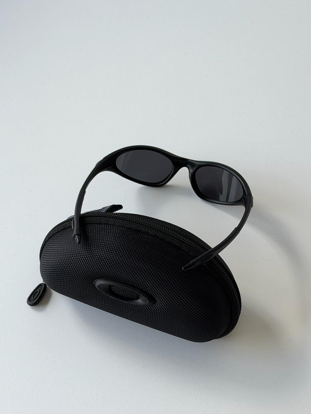 Oakley Eye Jacket Minute 1.0 Sunglasses – Matte Black / Black — original product photo 4