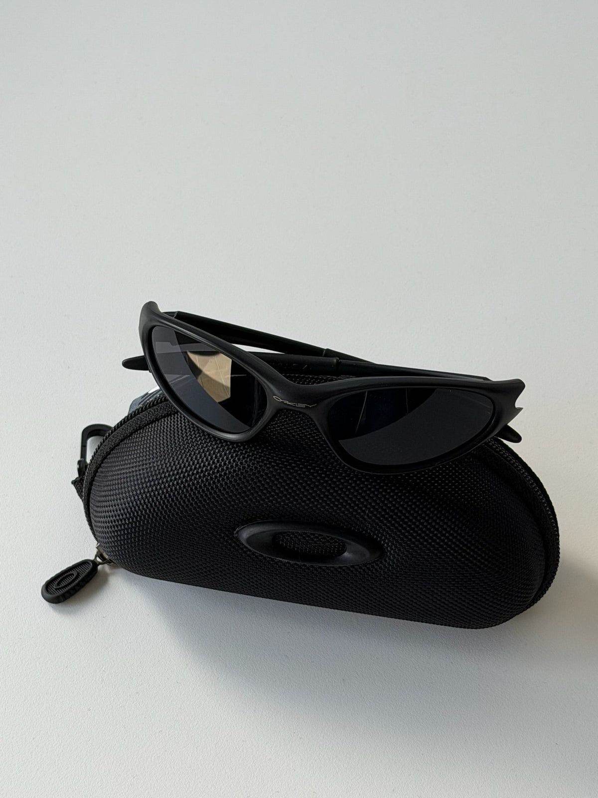 Oakley Eye Jacket Minute 1.0 Sunglasses – Matte Black / Black — original product photo 7