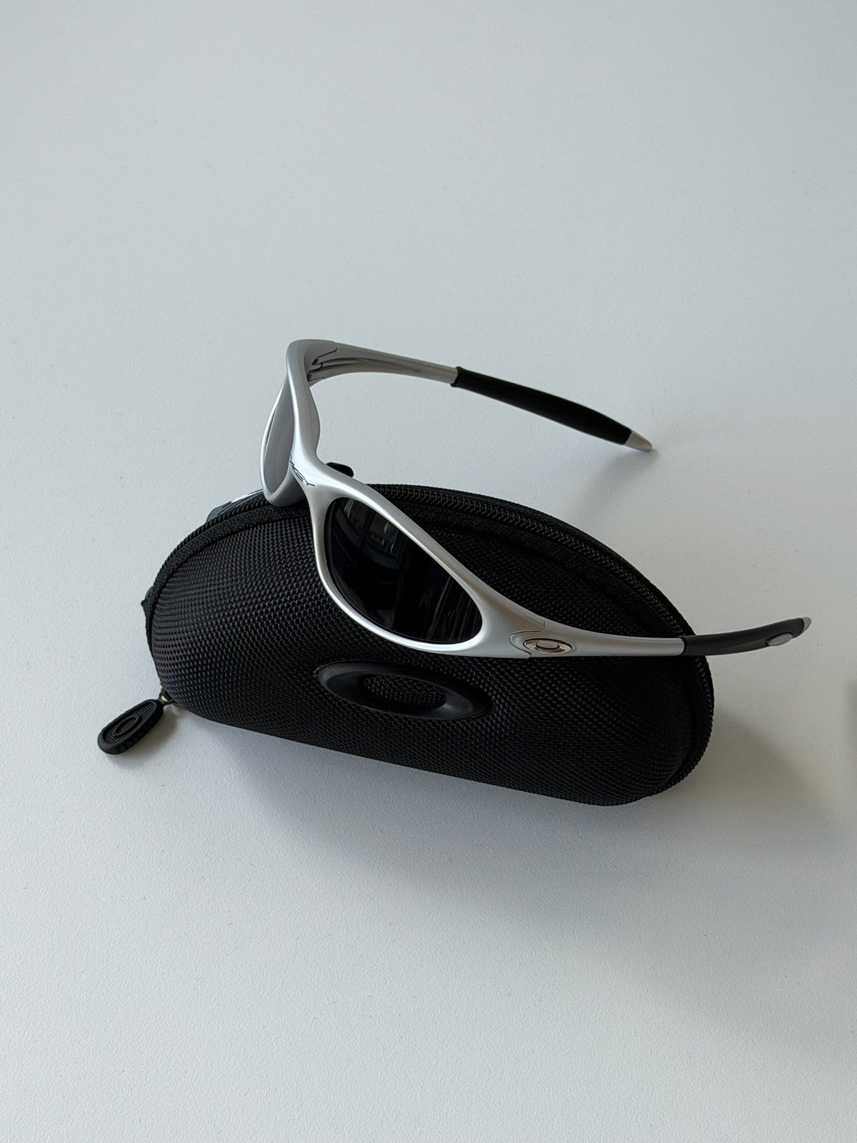 Oakley Eye Jacket Minute 1.0 Sunglasses – Silver / Black — original product photo 3