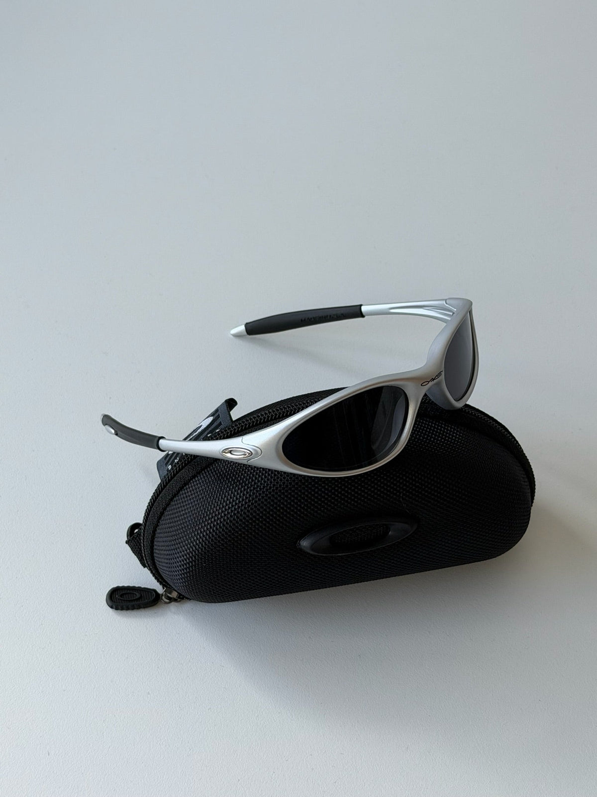 Oakley Eye Jacket Minute 1.0 Sunglasses – Silver / Black — original product photo 5