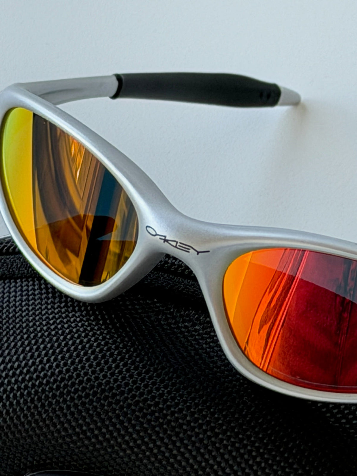 Oakley Eye Jacket Minute 1.0 Sunglasses – Silver / Fire Red — original product photo 9