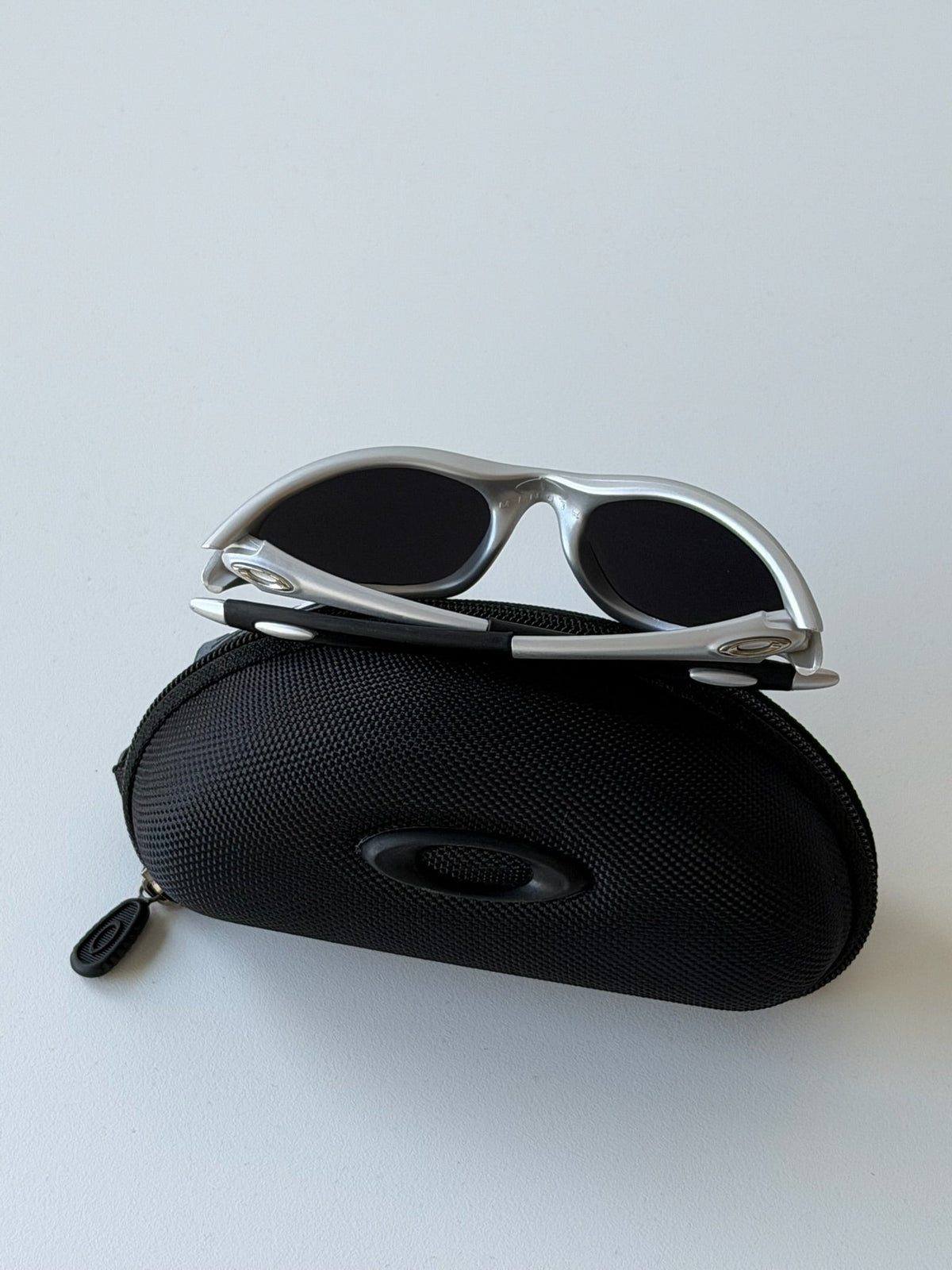 Oakley Eye Jacket Minute 1.0 Sunglasses – Silver / Mirror Chrome — original product photo 8