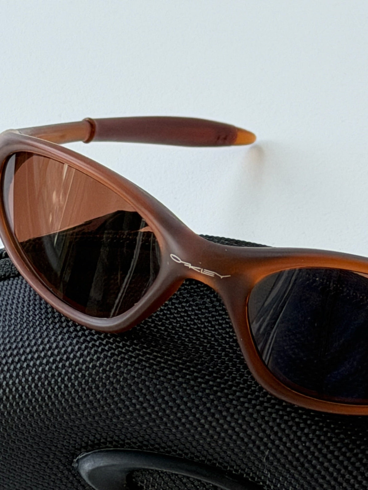 Oakley Eye Jacket Minute 1.0 Sunglasses – Transparent Brown / Brown — original product photo 4