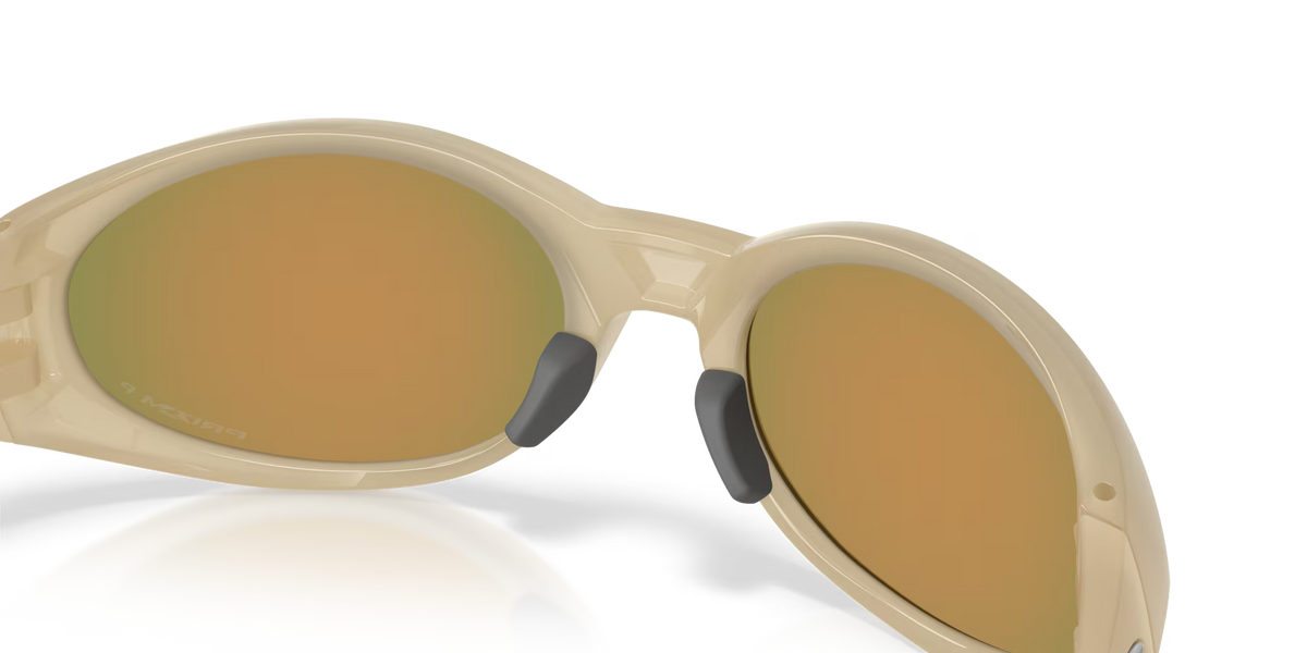 Oakley Eye Jacket Redux — Sandstorm / Prizm Ruby Polarized — official nose-pad and inner lens detail